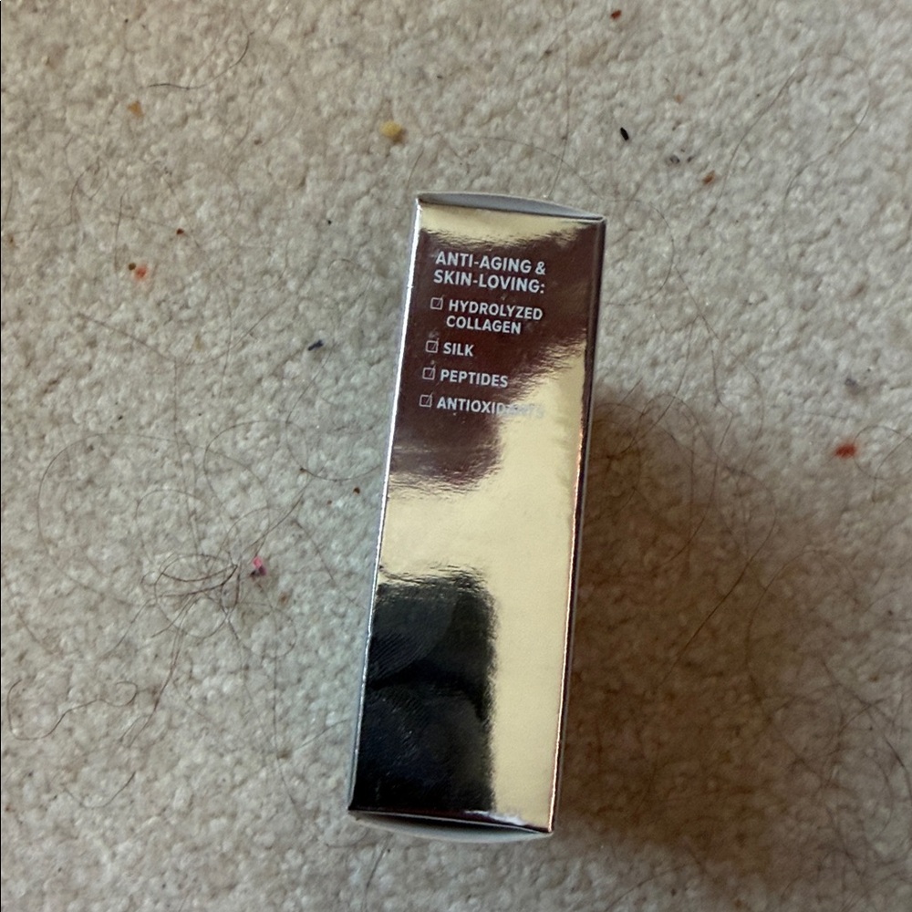 IT Cosmetics Celebration Foundation in Silver Case - Picture 3 of 4